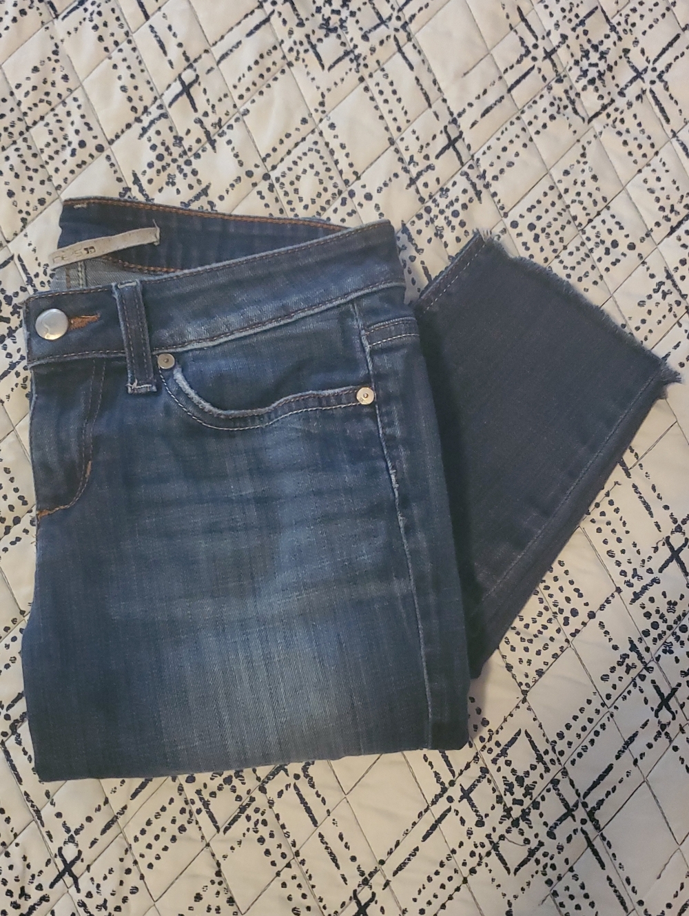 Vintage Denim Fade Wash Raw Hem Chelsea Skinny Jeans